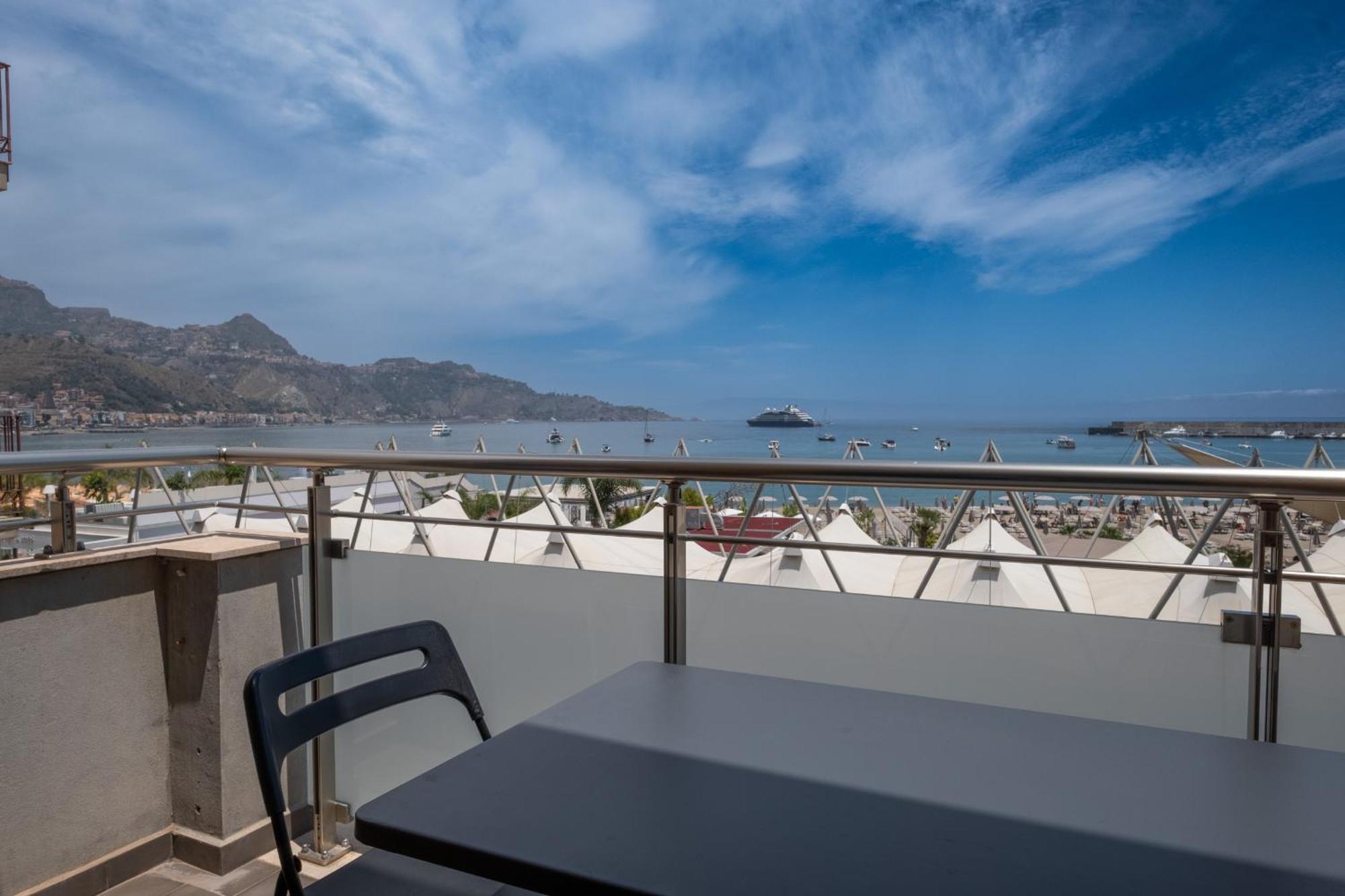 Apple House Apartment Giardini Naxos Exterior photo